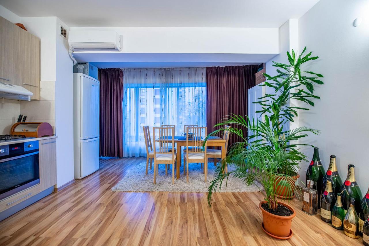 Luxury Two Room Apartment In The Heart Of Bucharest บูคาเรสต์ ภายนอก รูปภาพ